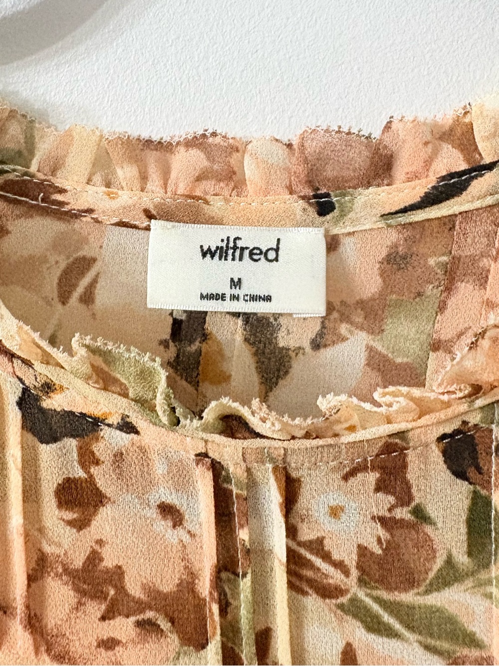 ARITZIA WILFRED Lourdes Floral Blouse Babydoll Soft Boho Romantic Office Chic M - Picture 3 of 6